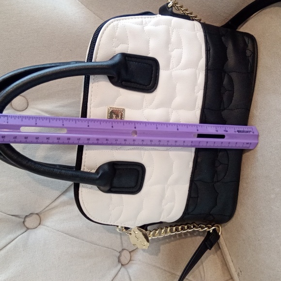 Gorgeous EUC Love by Betsy Johnson Crossbody - Picture 9 of 9